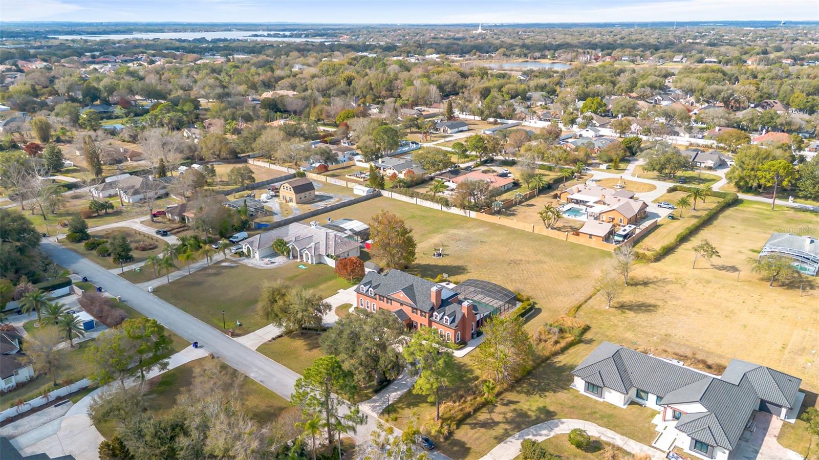 Image 11 of 100 For 8133 Oakland Place