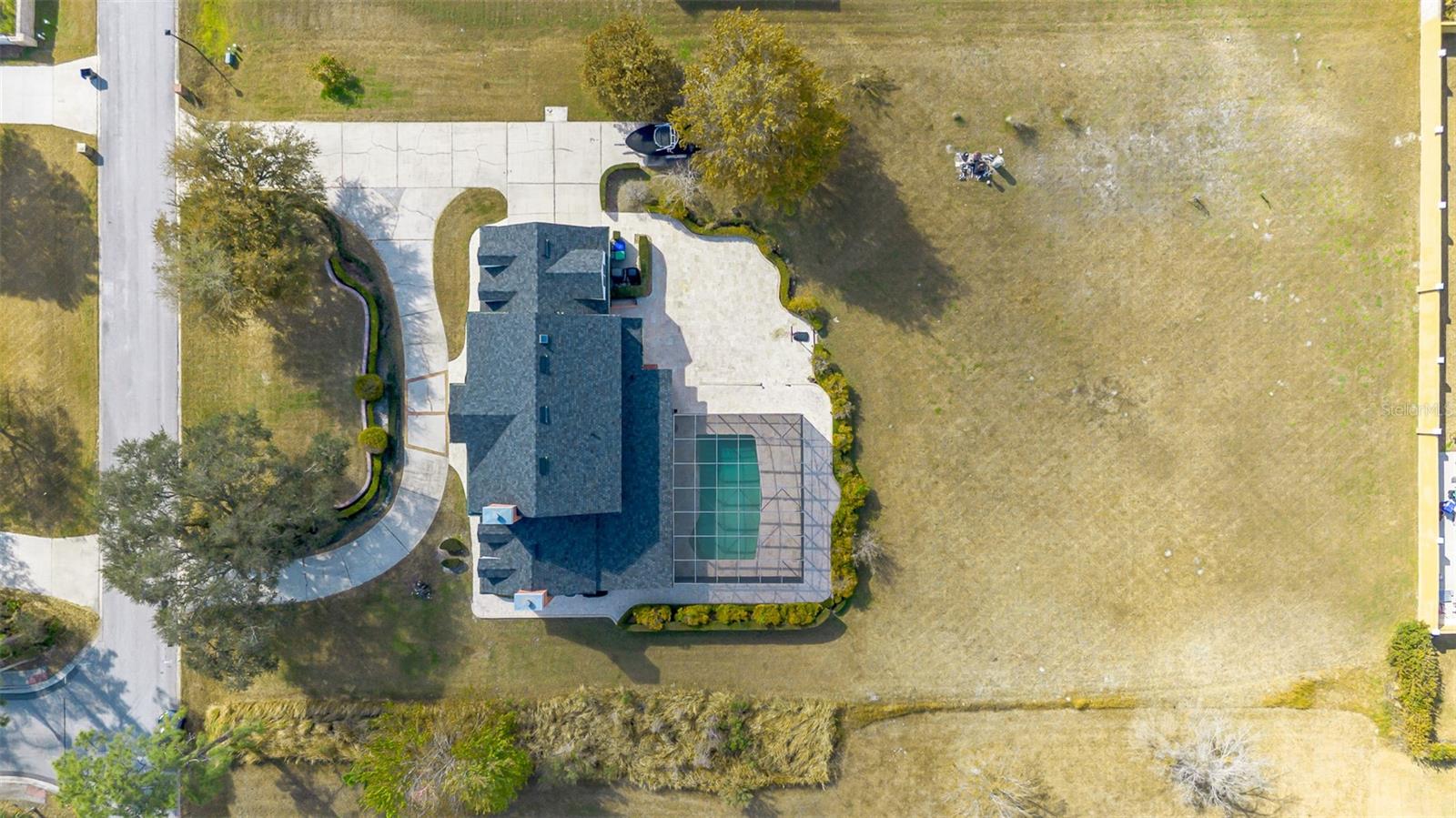 Image 12 of 100 For 8133 Oakland Place