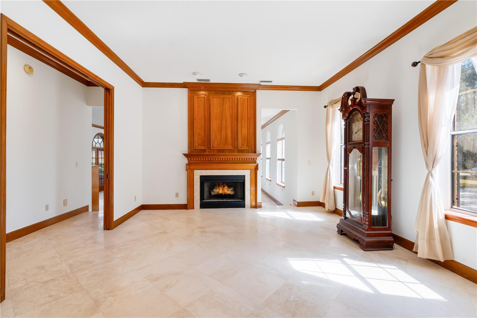 Image 22 of 100 For 8133 Oakland Place