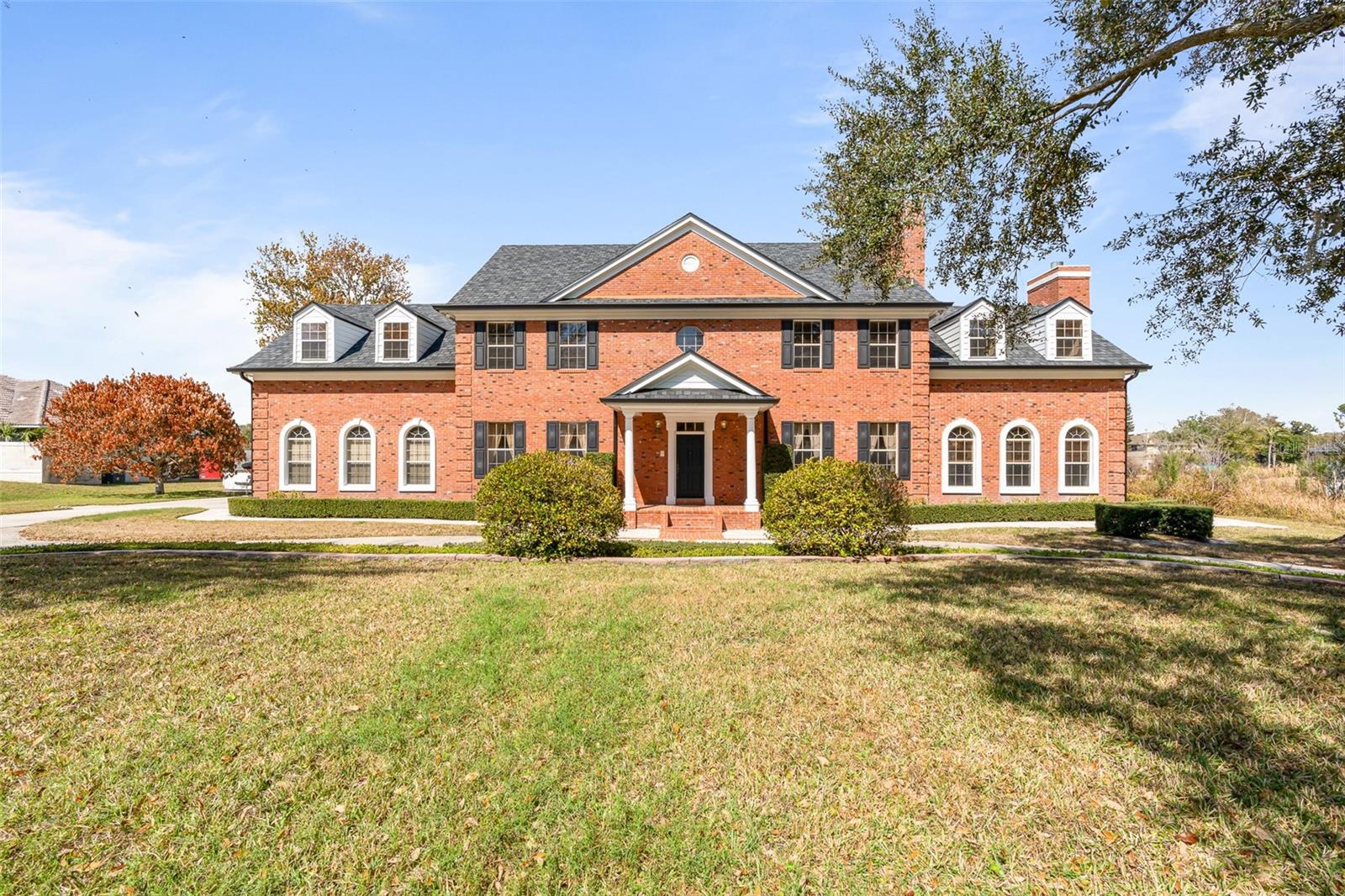 Image 3 of 100 For 8133 Oakland Place