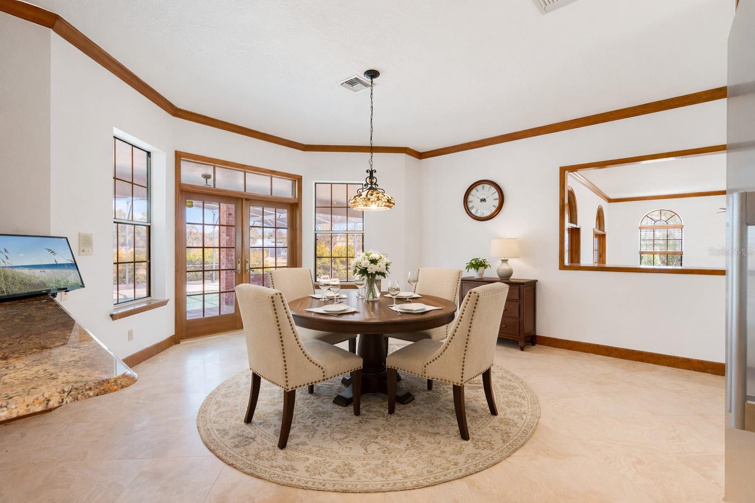 Image 31 of 100 For 8133 Oakland Place