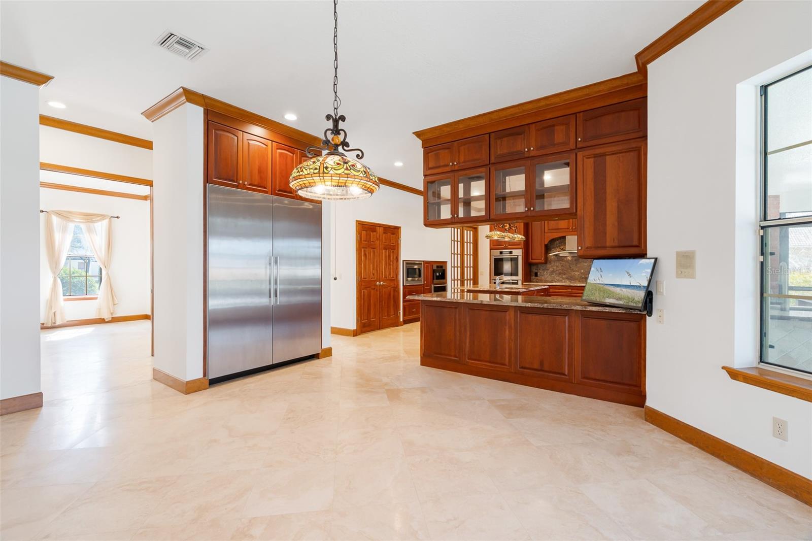 Image 34 of 100 For 8133 Oakland Place