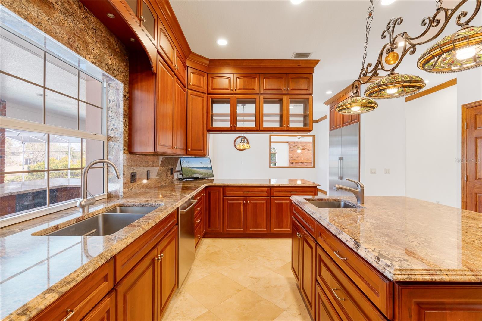 Image 38 of 100 For 8133 Oakland Place