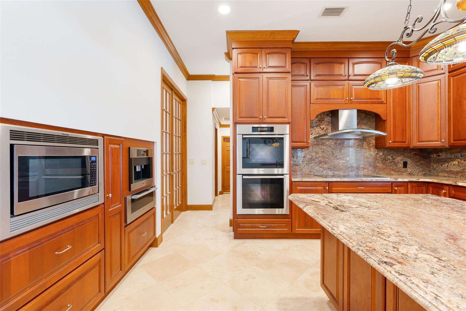 Image 42 of 100 For 8133 Oakland Place