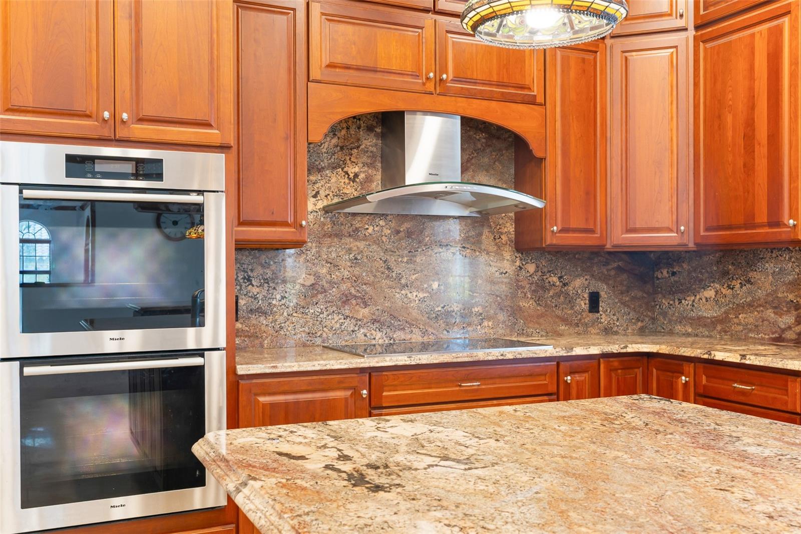 Image 44 of 100 For 8133 Oakland Place