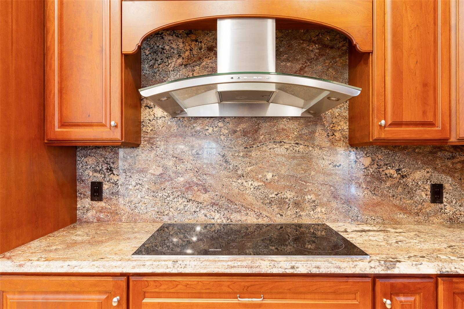 Image 45 of 100 For 8133 Oakland Place