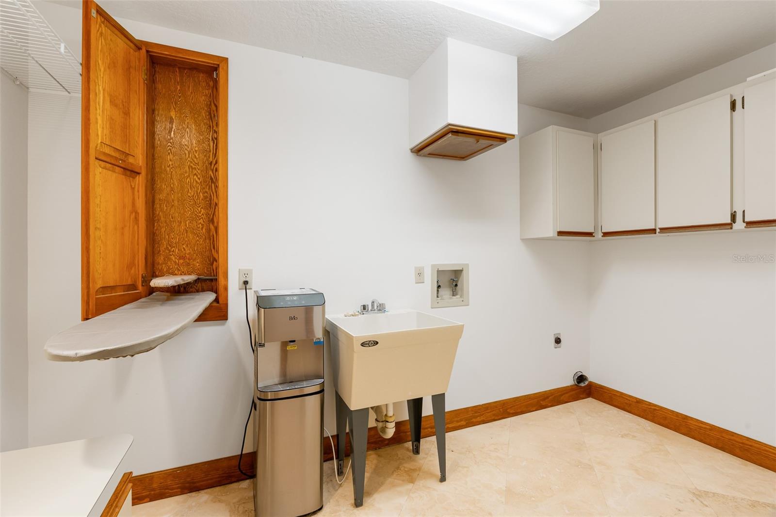 Image 48 of 100 For 8133 Oakland Place