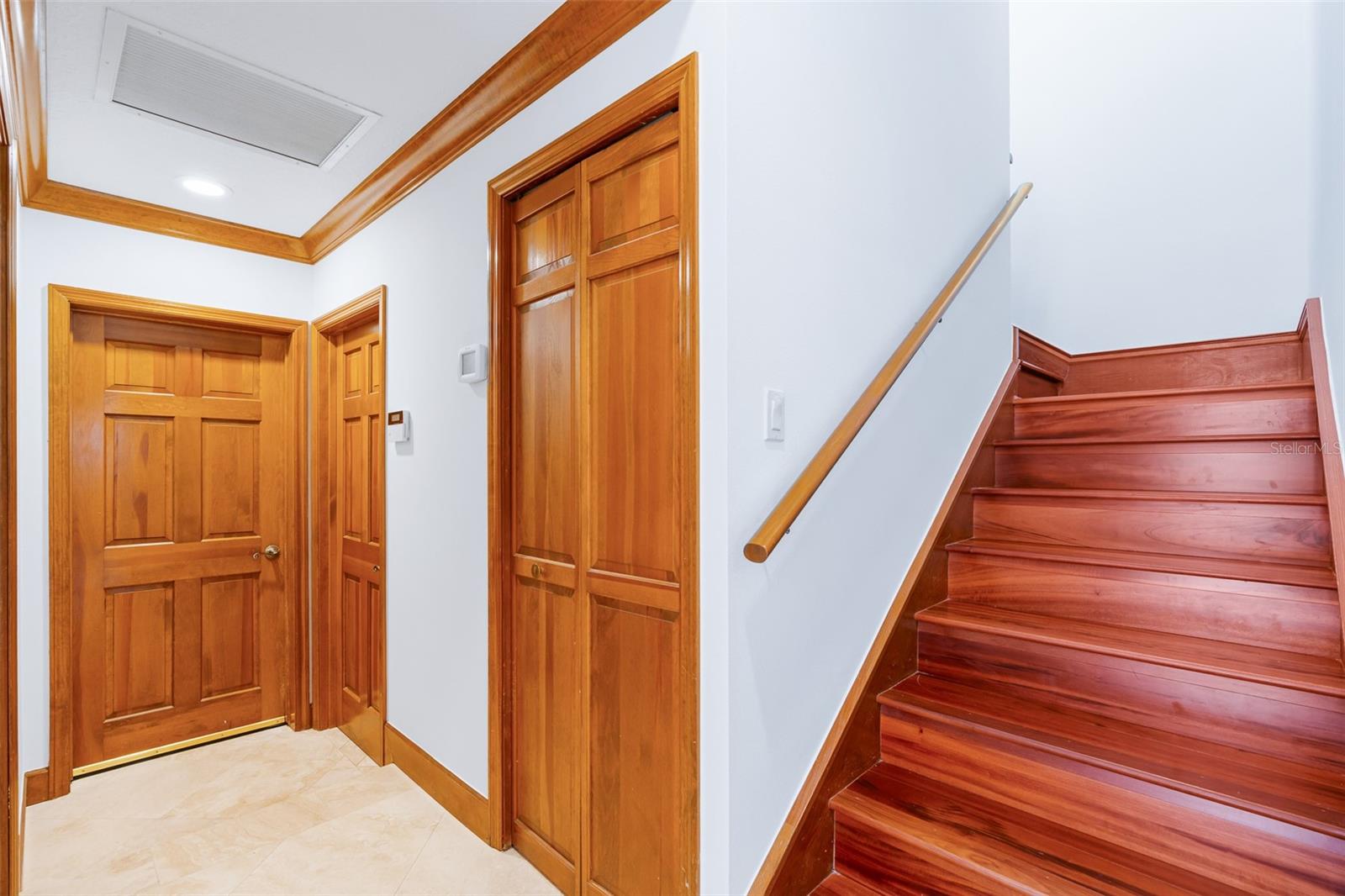 Image 49 of 100 For 8133 Oakland Place