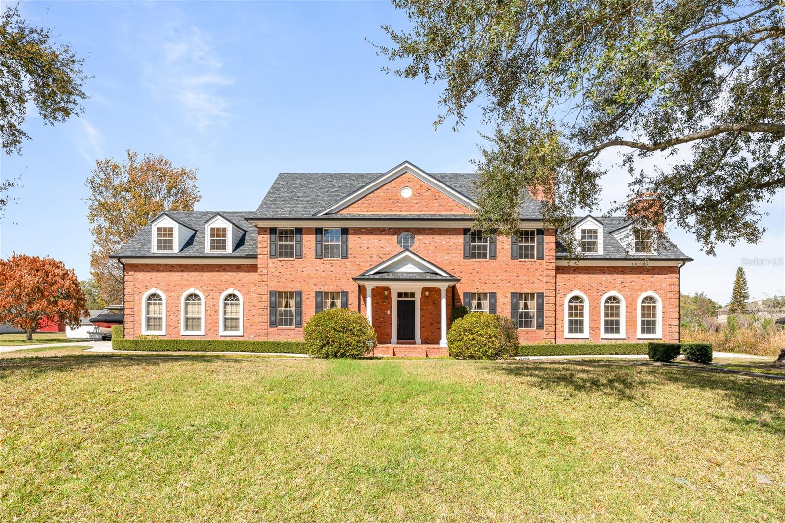 Image 5 of 100 For 8133 Oakland Place