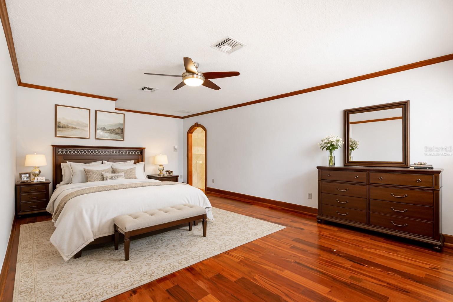 Image 52 of 100 For 8133 Oakland Place