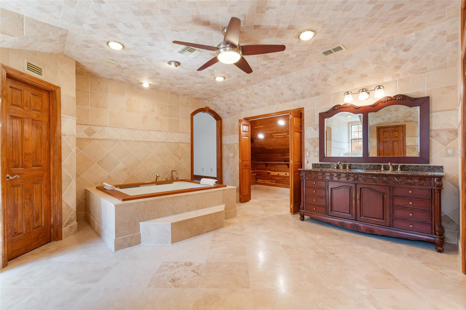 Image 57 of 100 For 8133 Oakland Place