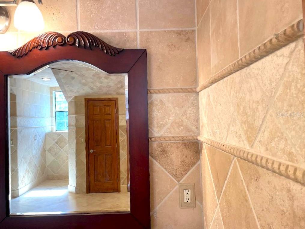 Image 61 of 100 For 8133 Oakland Place