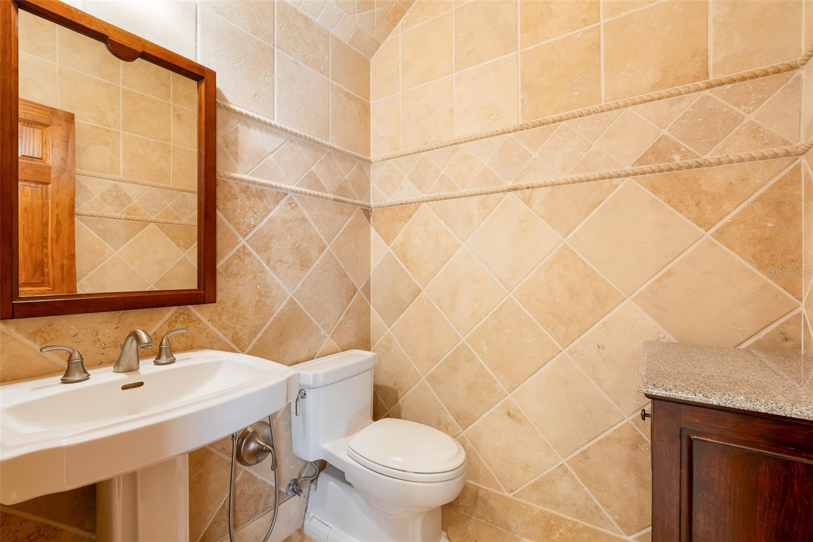 Image 63 of 100 For 8133 Oakland Place