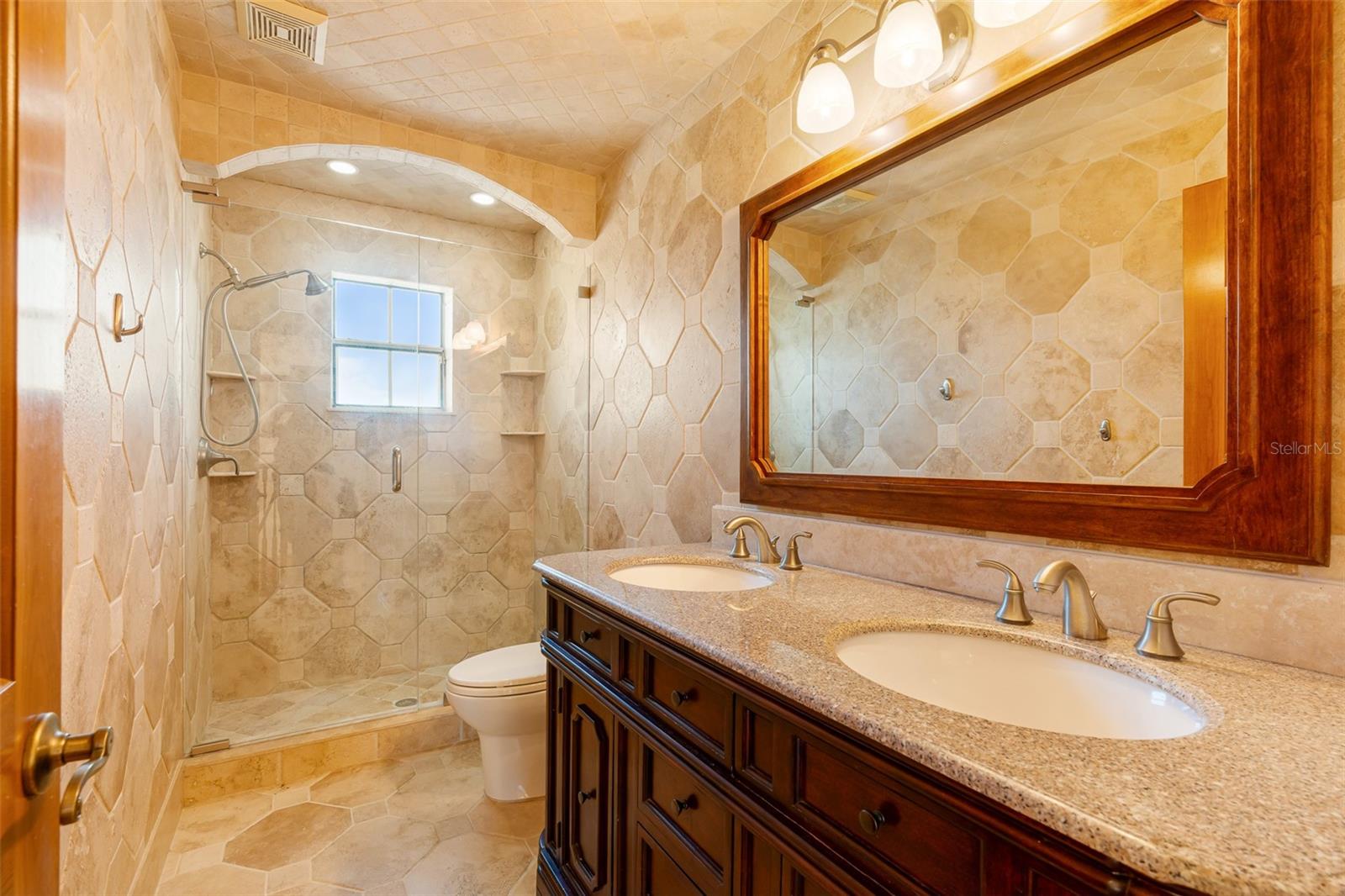 Image 69 of 100 For 8133 Oakland Place