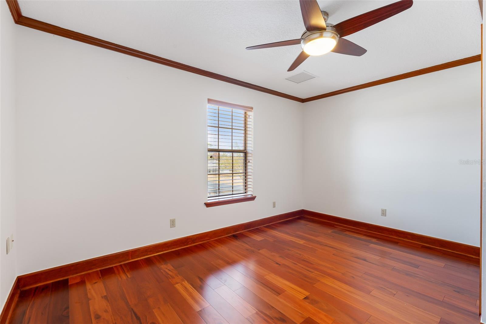 Image 73 of 100 For 8133 Oakland Place