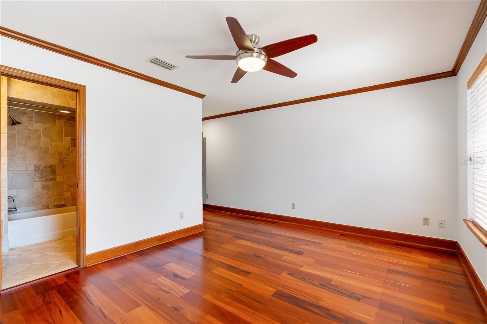 Image 74 of 100 For 8133 Oakland Place