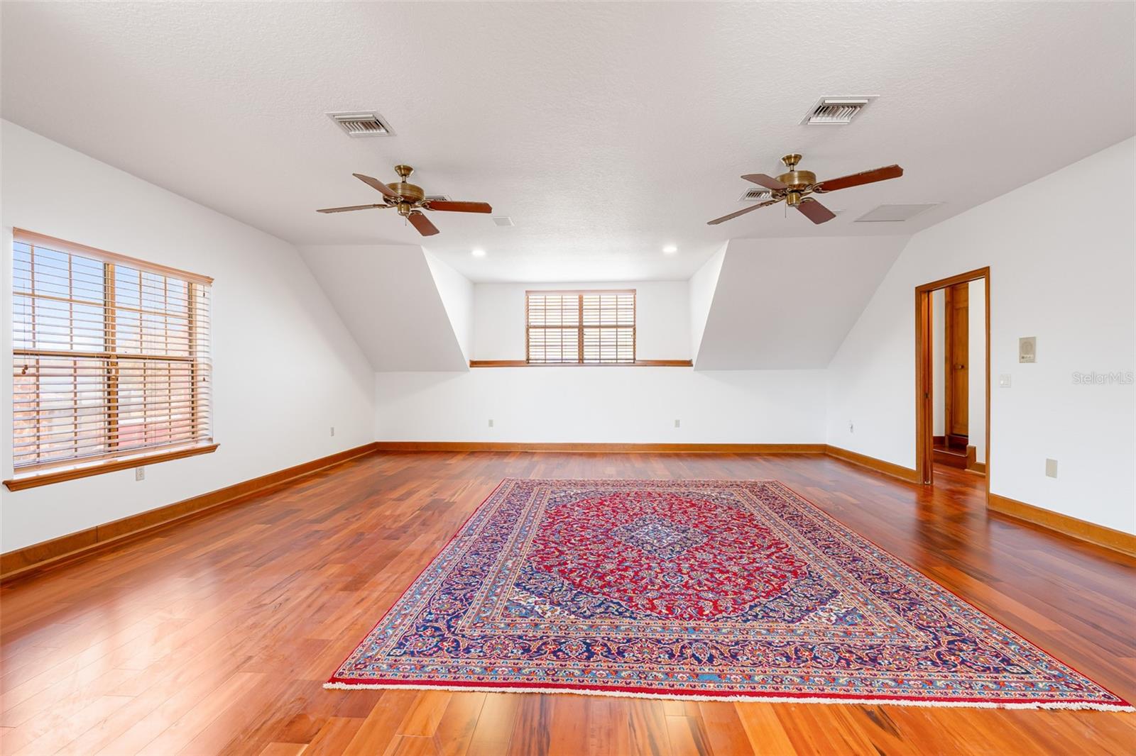 Image 78 of 100 For 8133 Oakland Place