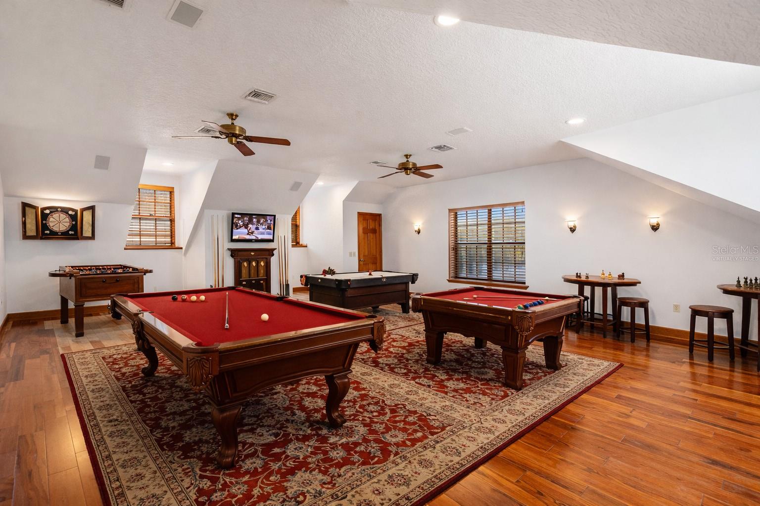 Image 79 of 100 For 8133 Oakland Place