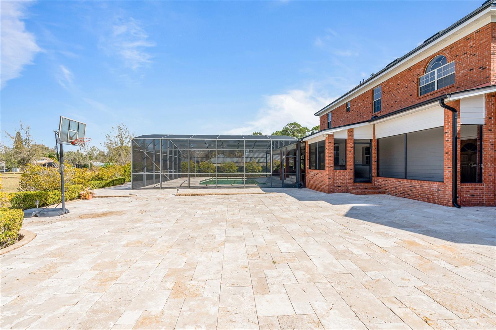 Image 89 of 100 For 8133 Oakland Place