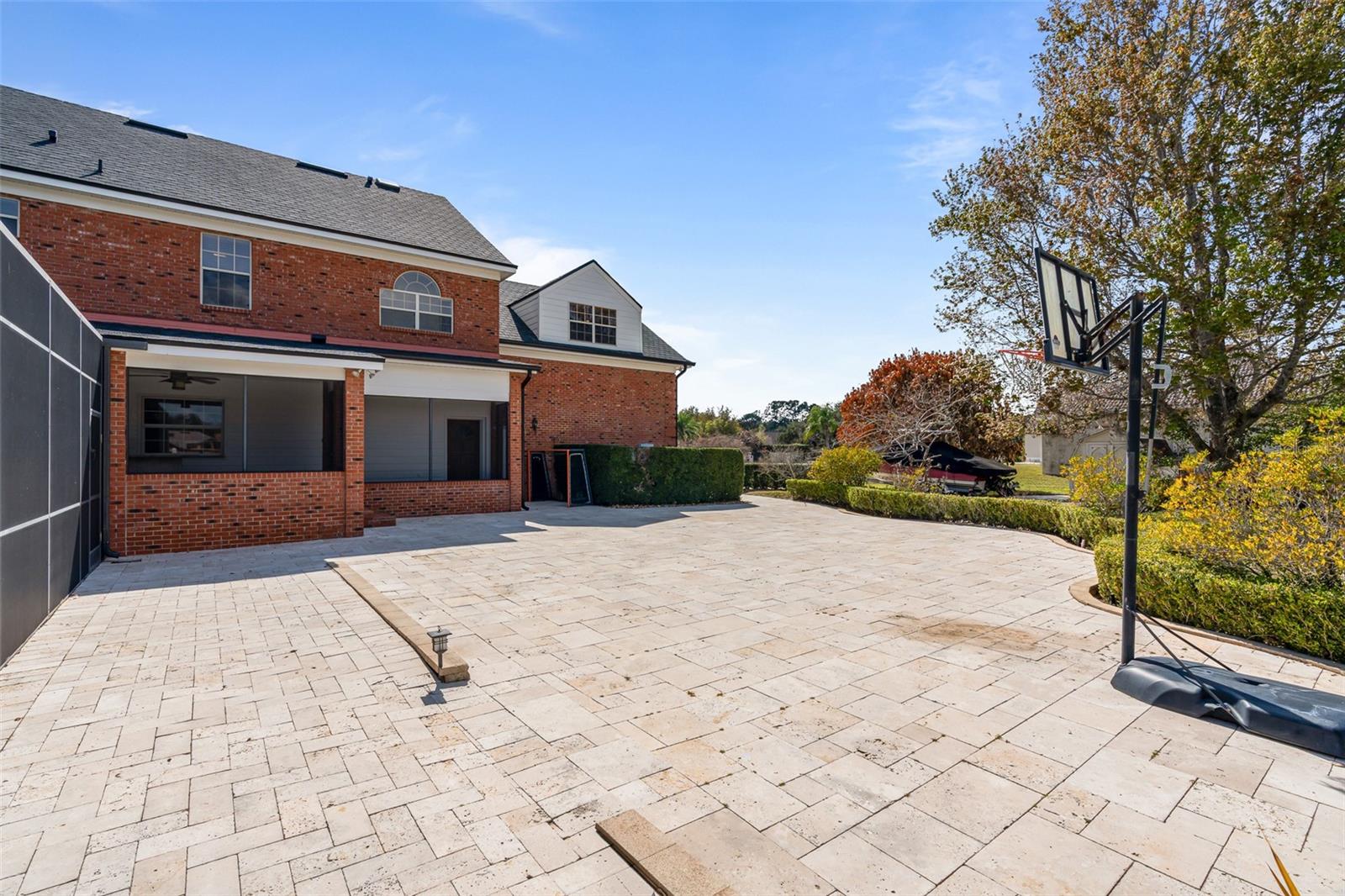 Image 91 of 100 For 8133 Oakland Place