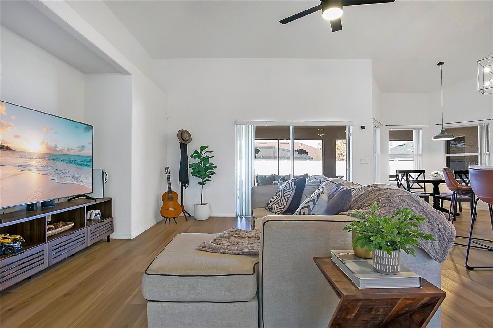 Image 5 of 45 For 3335 Countryside View Drive