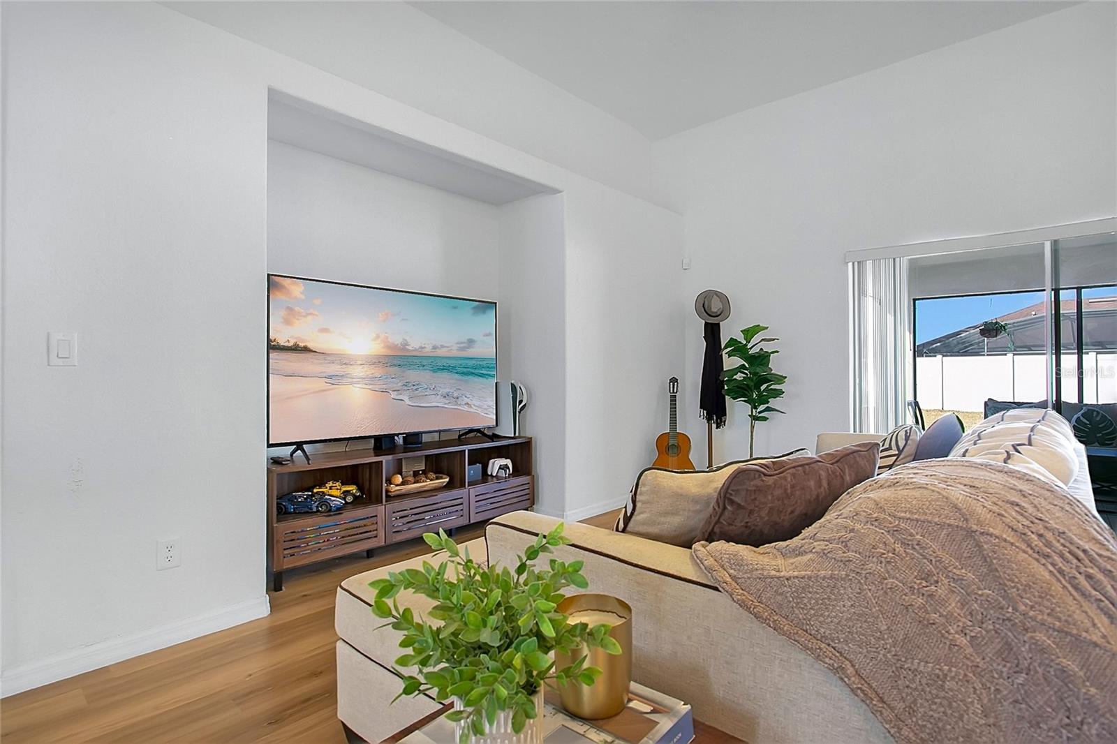 Image 6 of 45 For 3335 Countryside View Drive