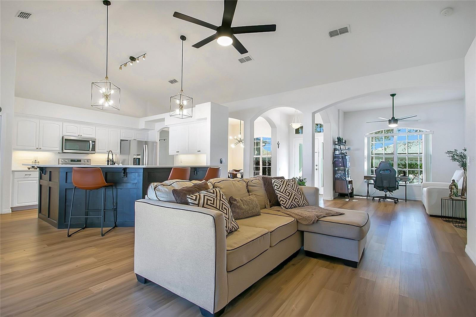 Image 8 of 45 For 3335 Countryside View Drive