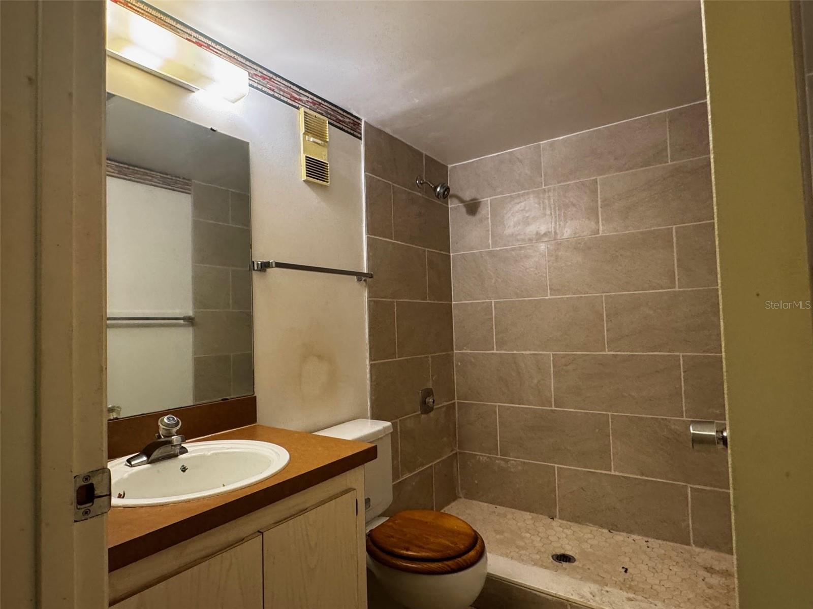 Image 2 of 9 For 140 Orchid Woods Court 18a