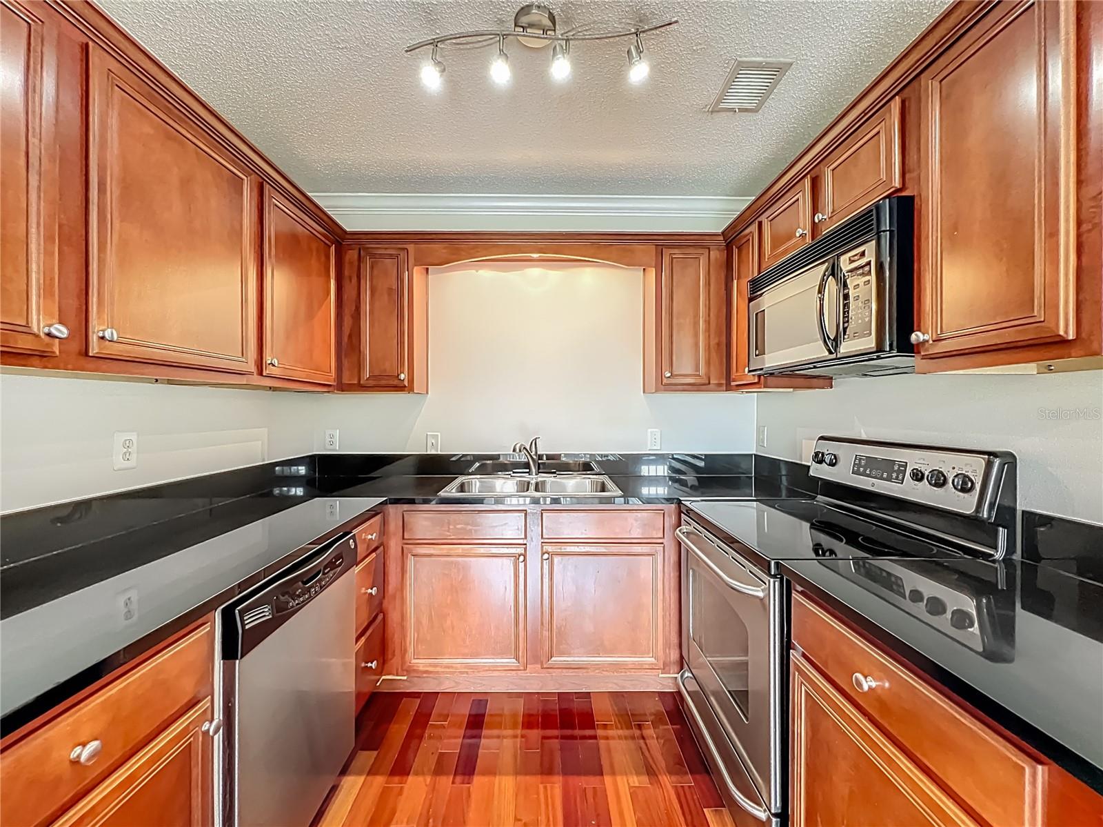 Image 11 of 33 For 4864 Conway Road 120