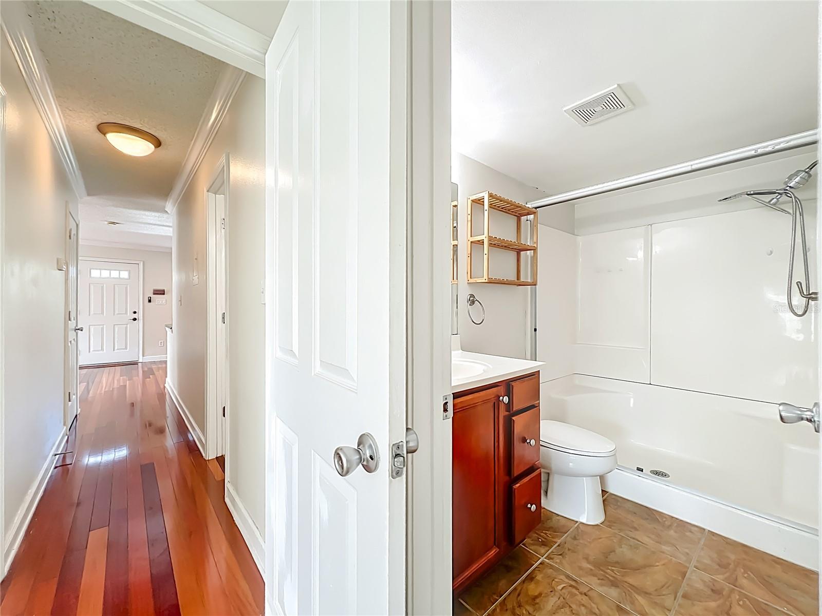 Image 28 of 33 For 4864 Conway Road 120