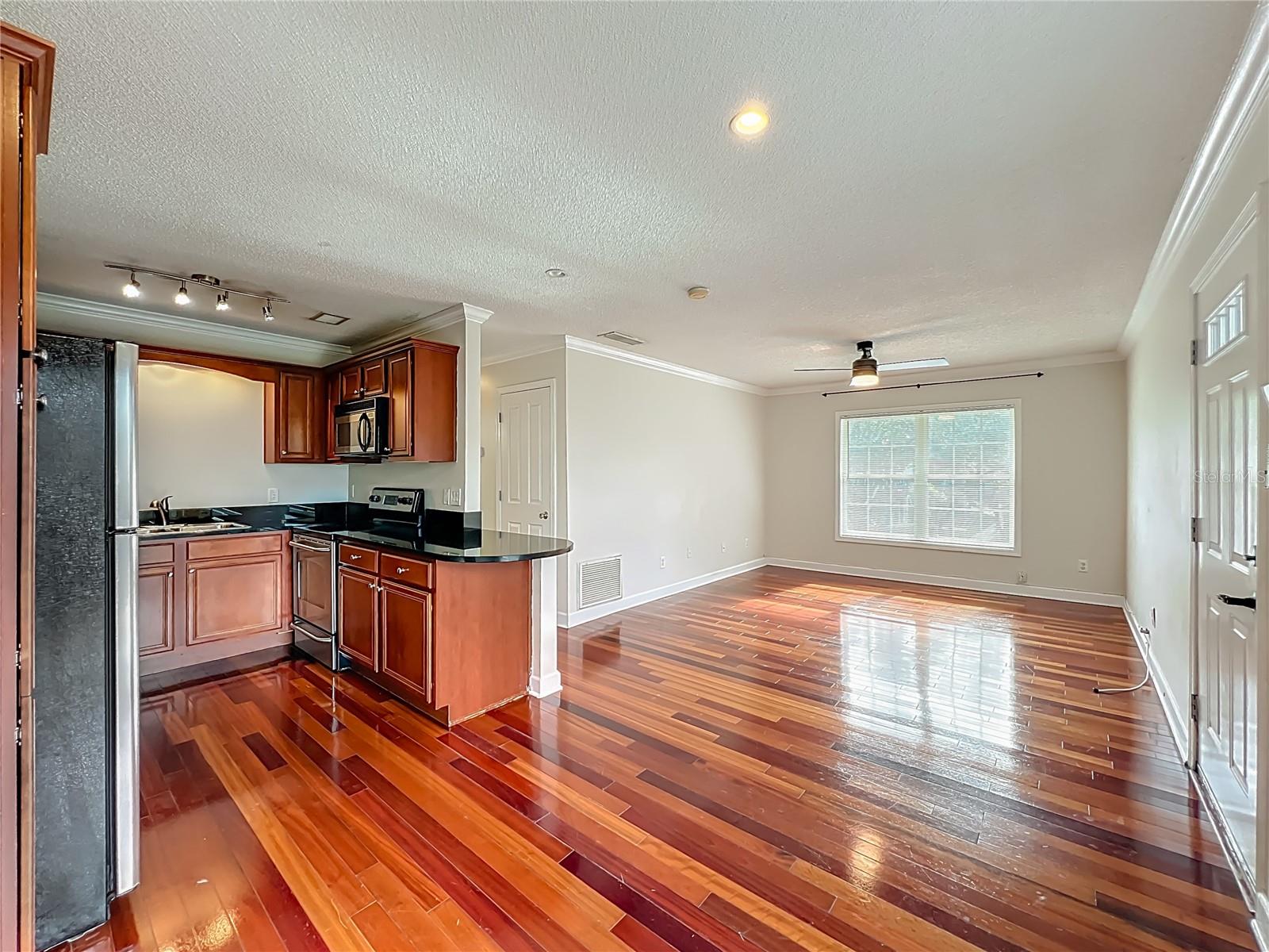 Image 7 of 33 For 4864 Conway Road 120