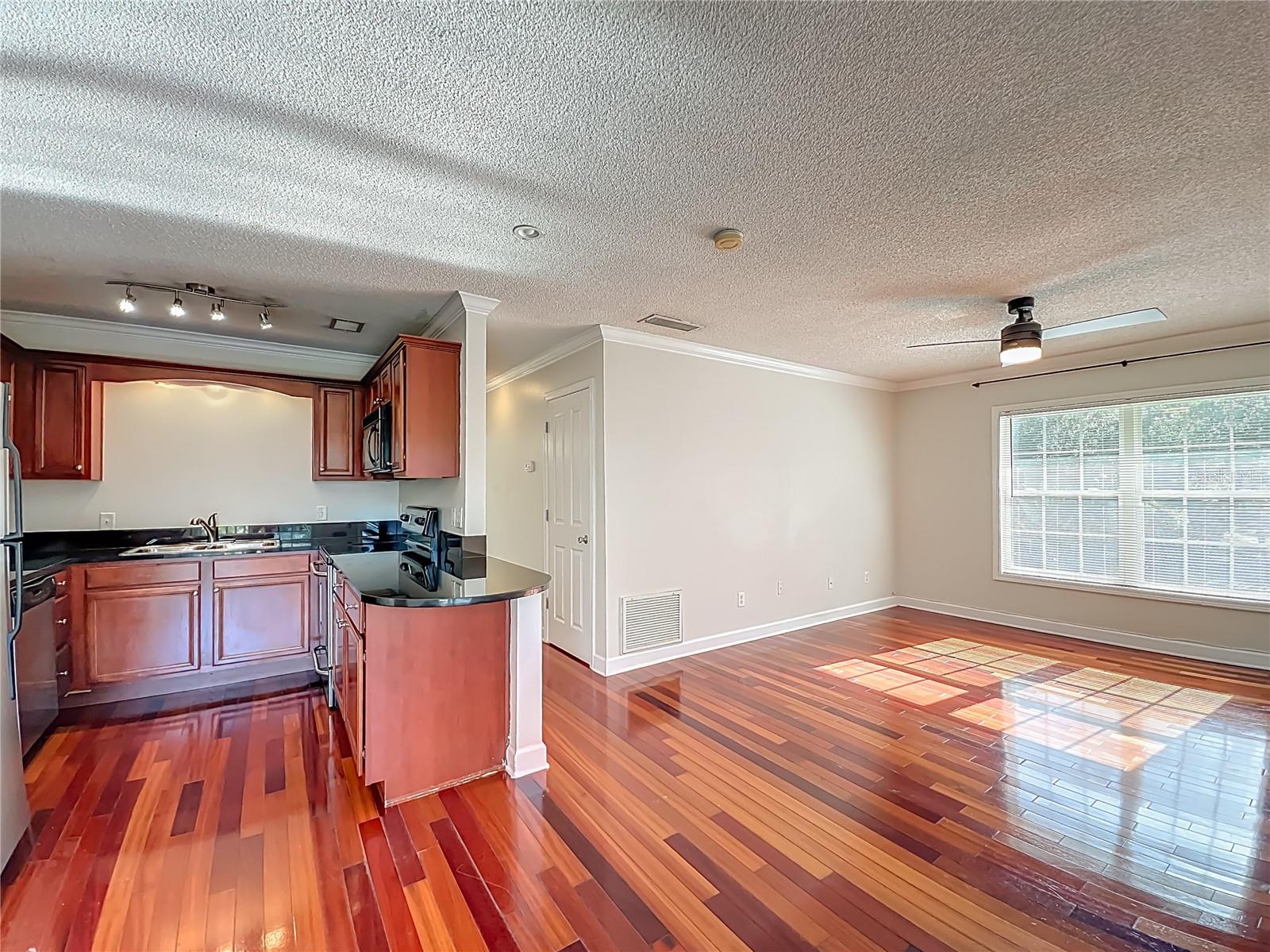 Image 8 of 33 For 4864 Conway Road 120