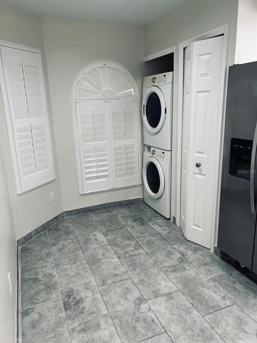 Image 7 of 11 For 131 Crown Point Circle 131