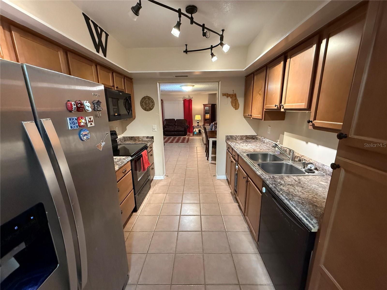 Image 7 of 28 For 1550 Gulfview Drive 444