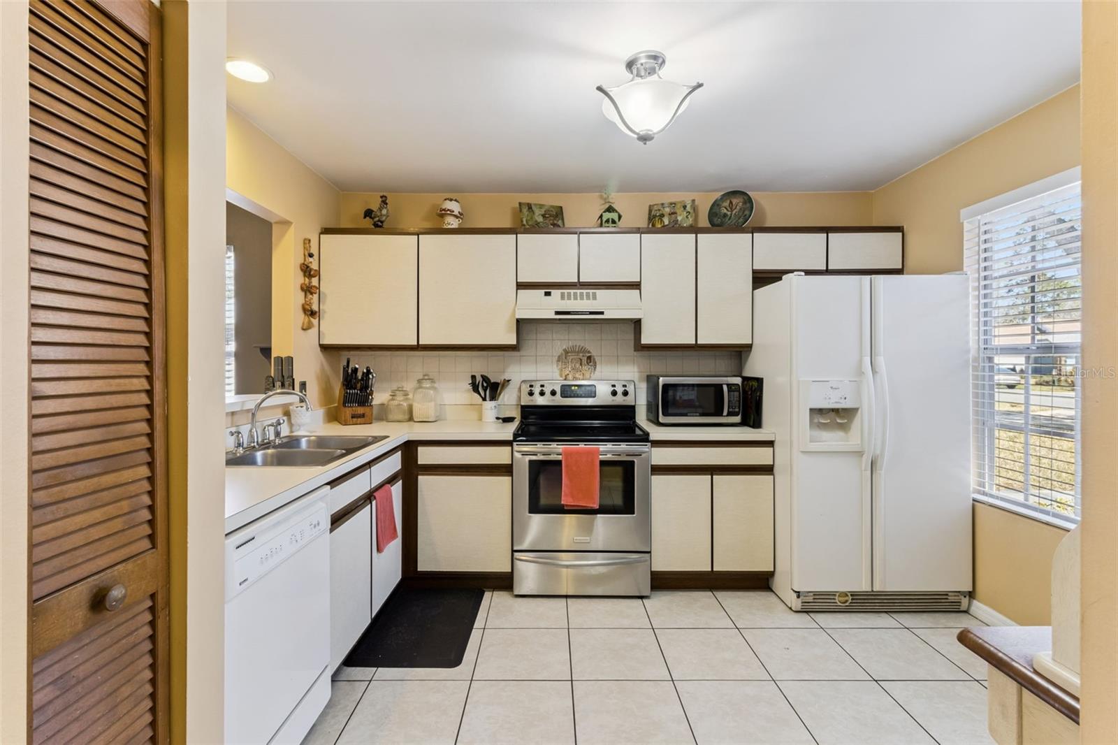 Image 14 of 45 For 150 Edgewater Circle