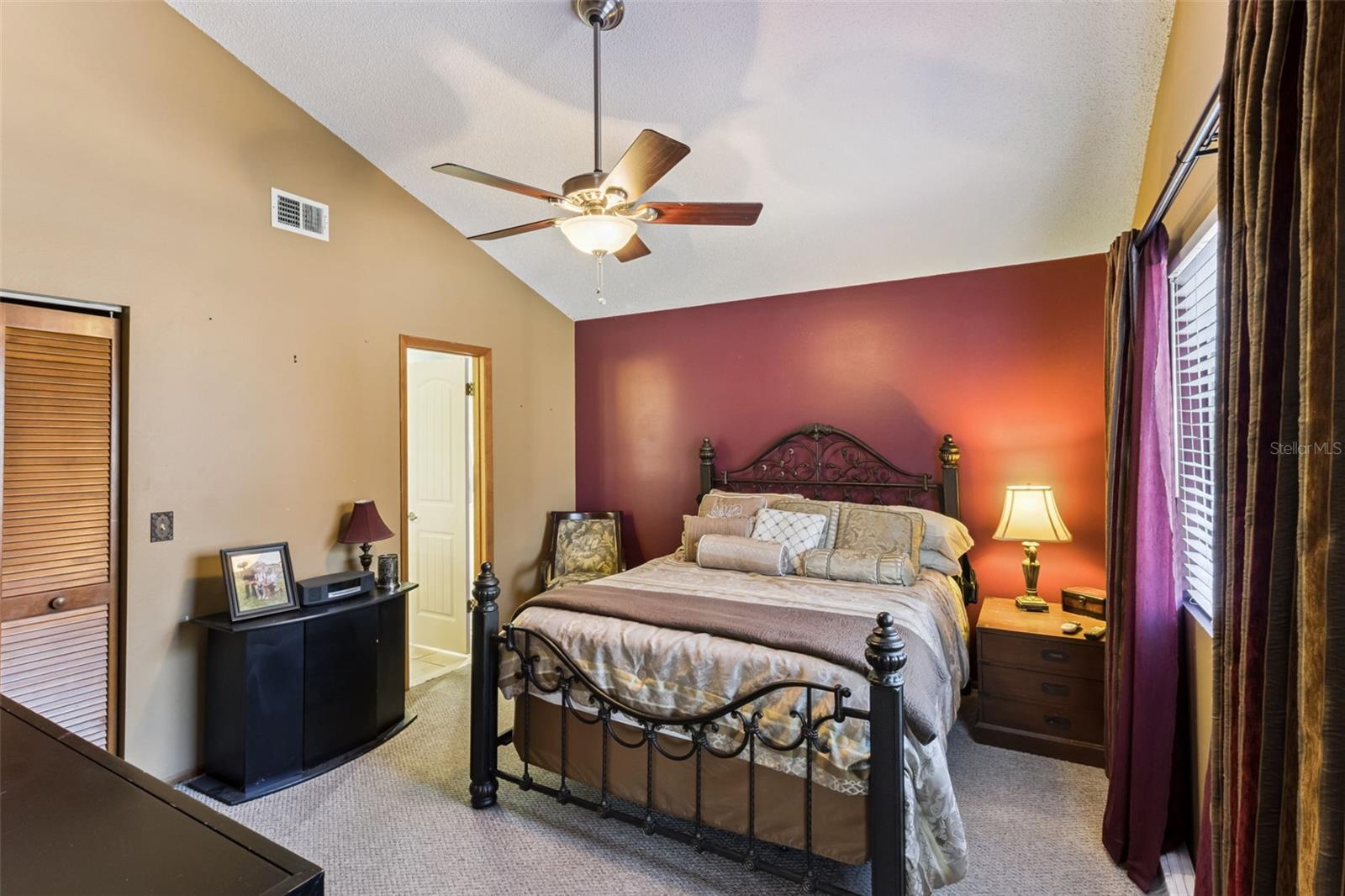 Image 15 of 45 For 150 Edgewater Circle