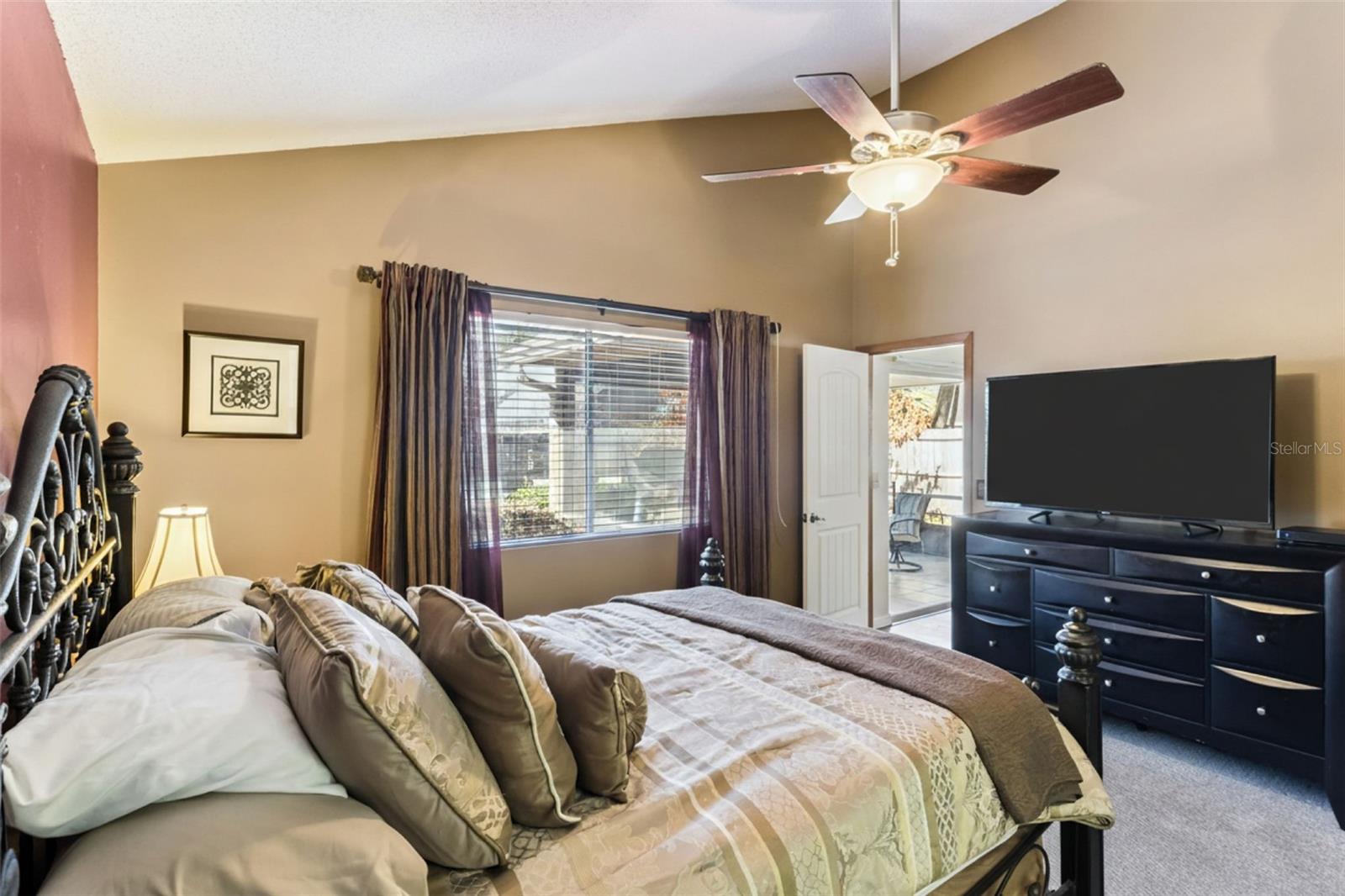 Image 16 of 45 For 150 Edgewater Circle