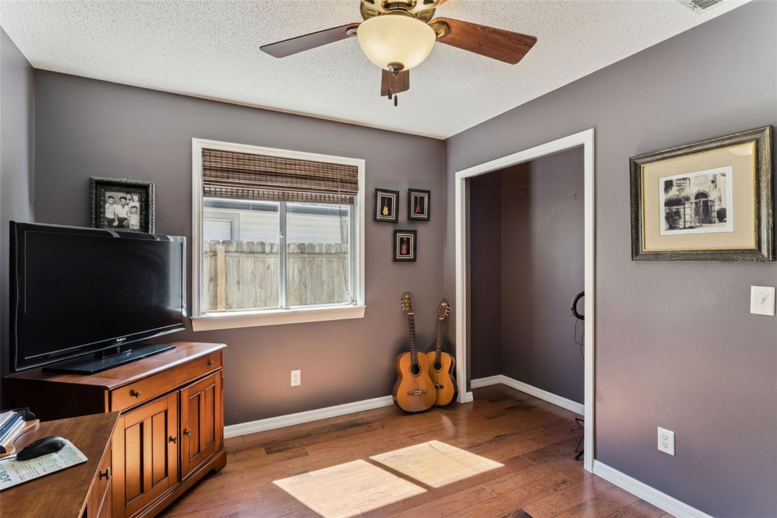 Image 20 of 45 For 150 Edgewater Circle