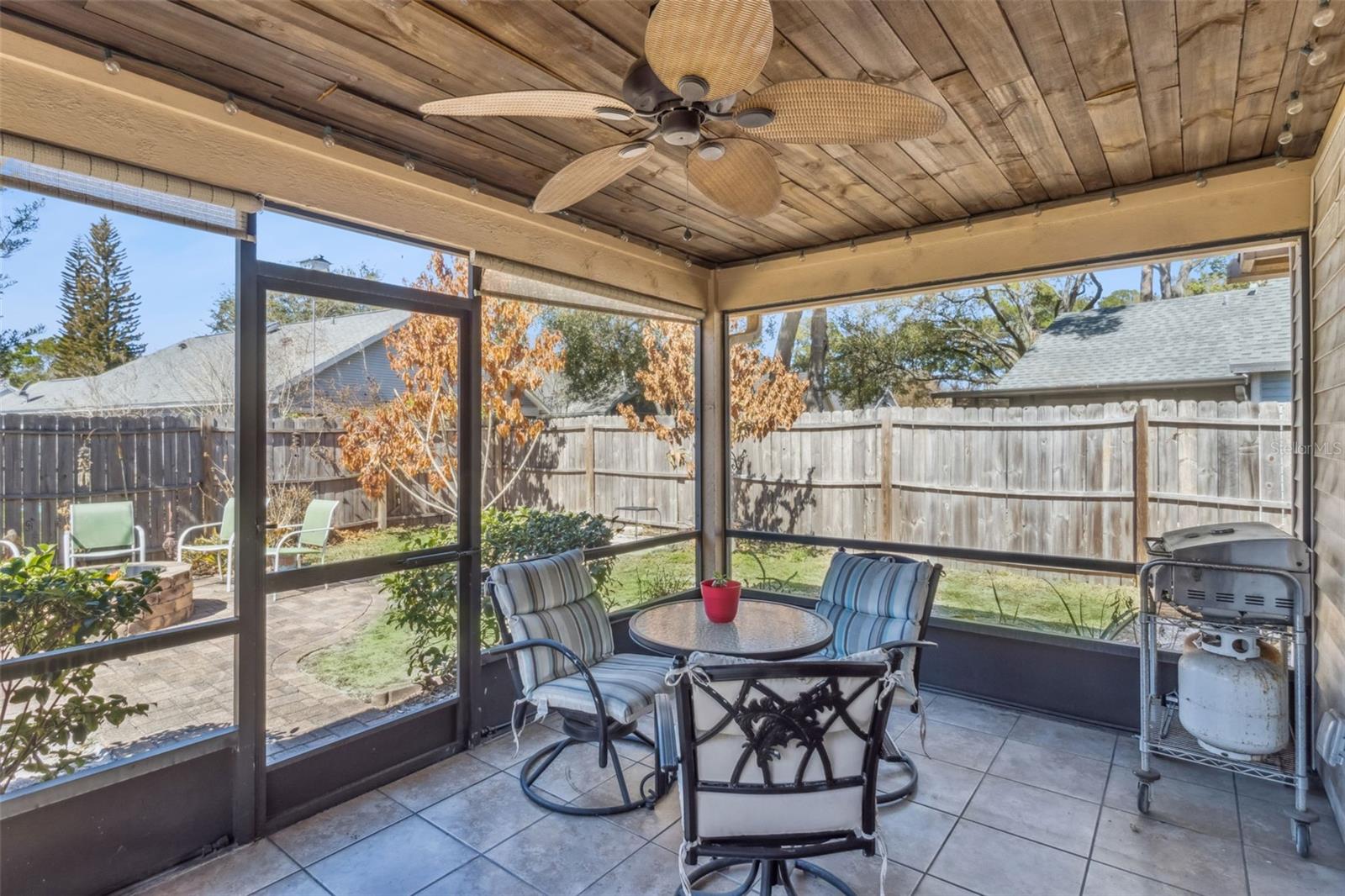 Image 23 of 45 For 150 Edgewater Circle