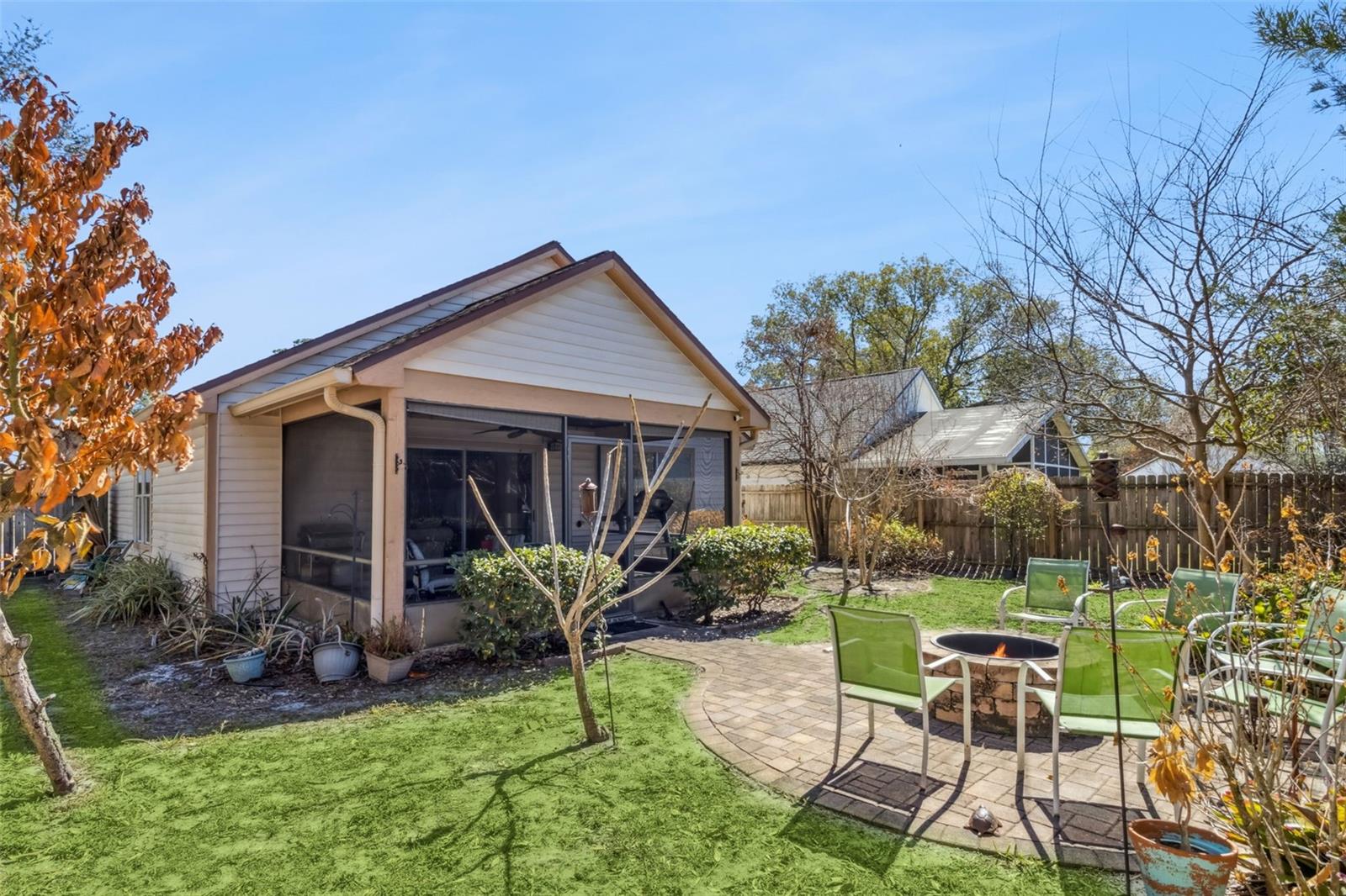 Image 25 of 45 For 150 Edgewater Circle