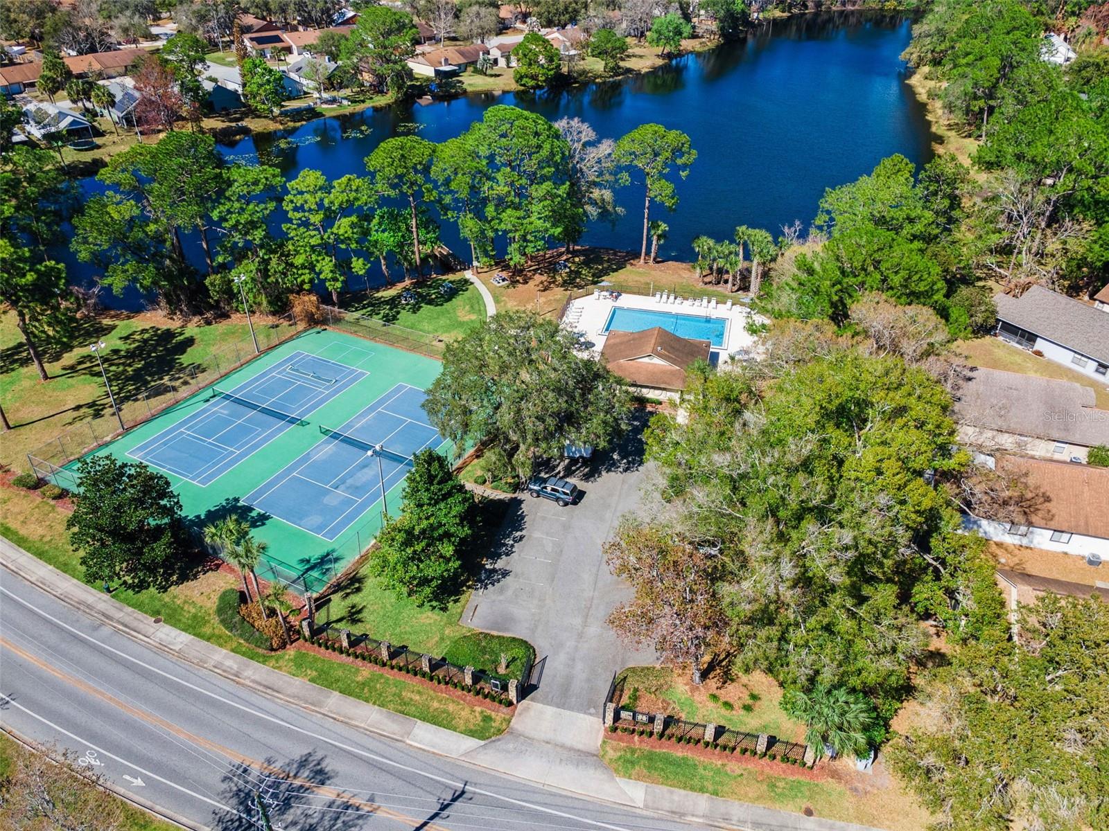 Image 34 of 45 For 150 Edgewater Circle