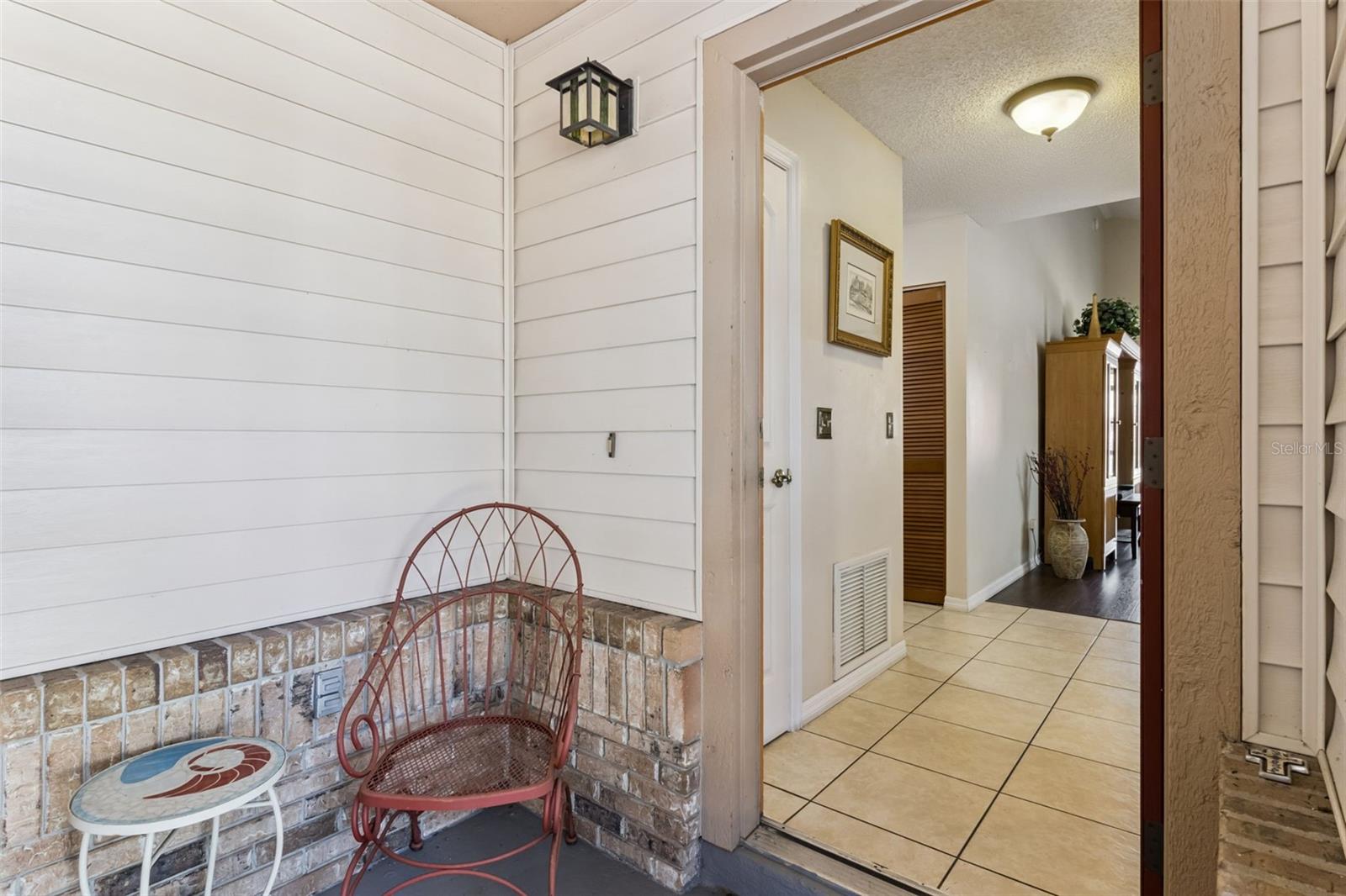 Image 5 of 45 For 150 Edgewater Circle