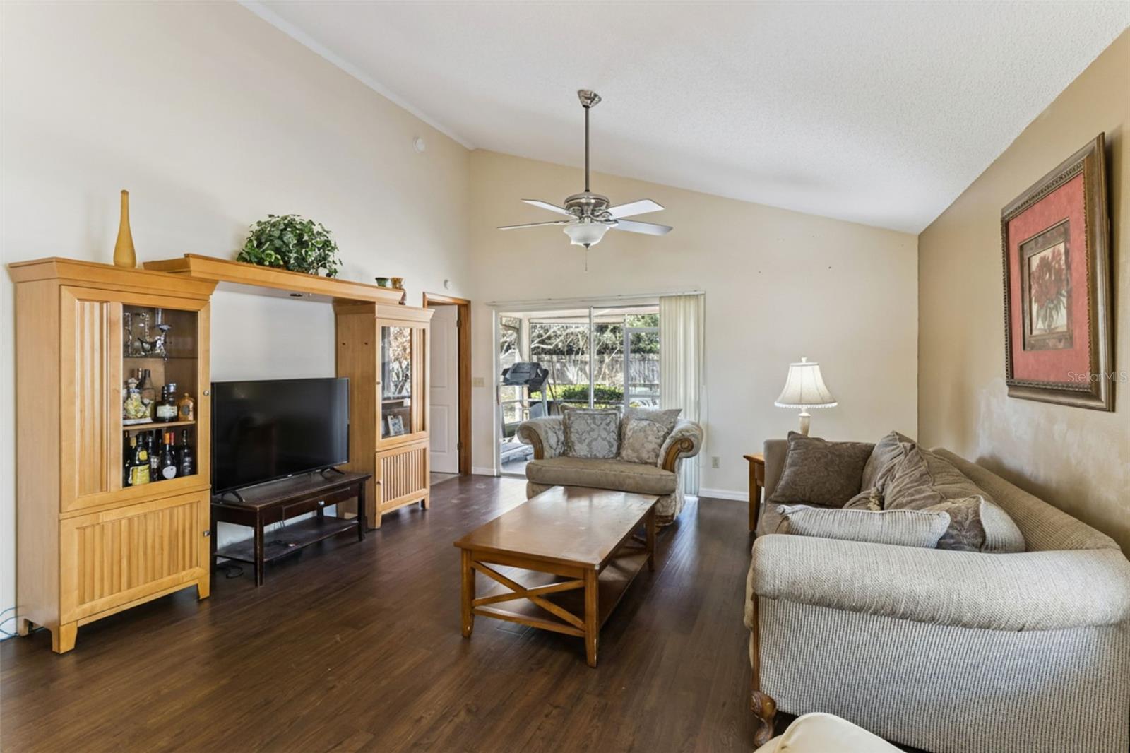 Image 8 of 45 For 150 Edgewater Circle