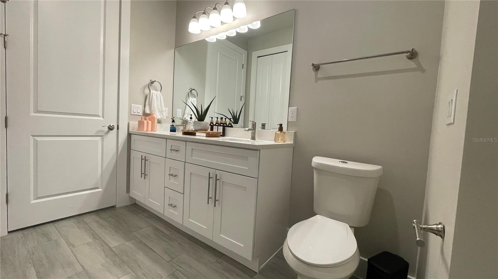 Image 15 of 19 For 318 Radford Avenue