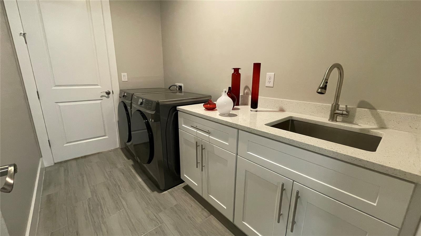 Image 17 of 19 For 318 Radford Avenue