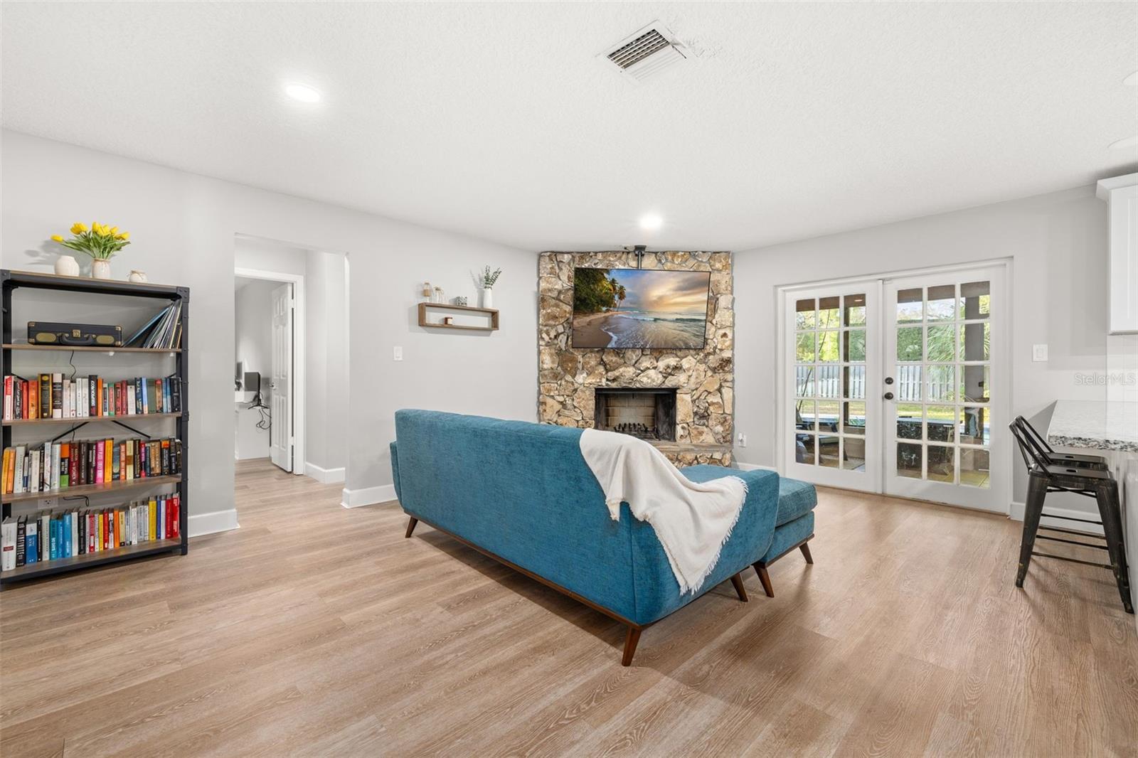 Image 10 of 39 For 255 Hornbeam Drive