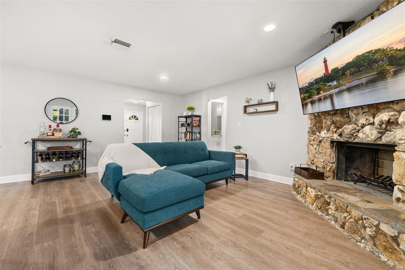 Image 11 of 39 For 255 Hornbeam Drive