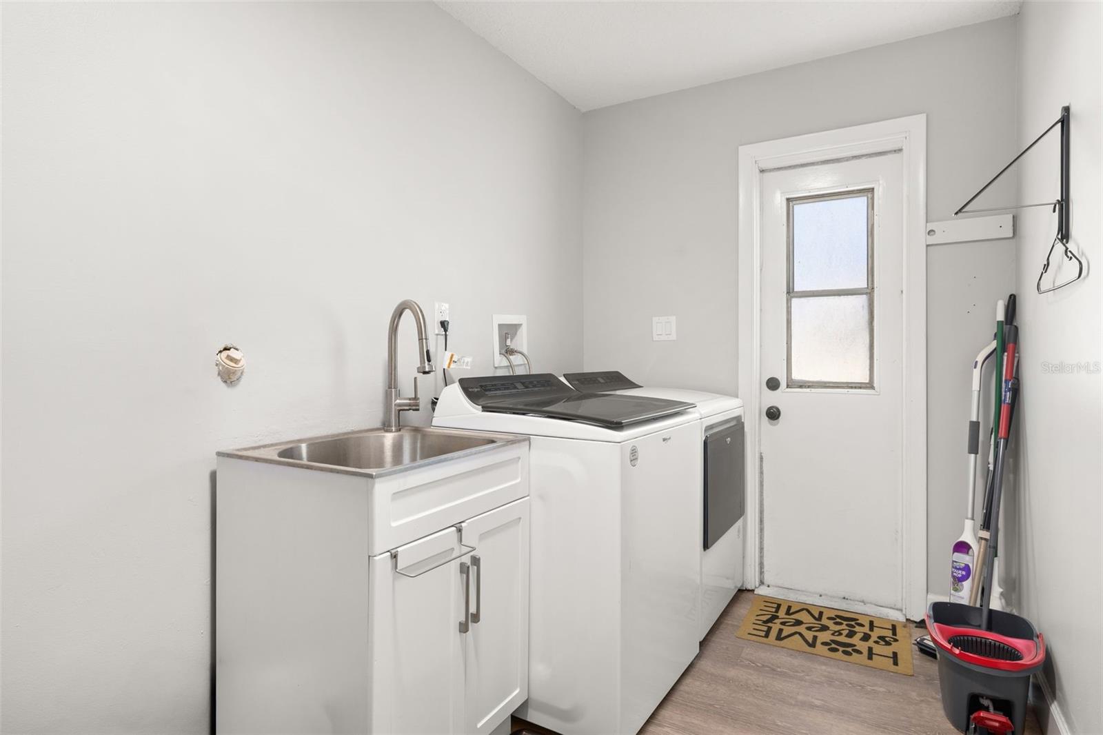 Image 15 of 39 For 255 Hornbeam Drive