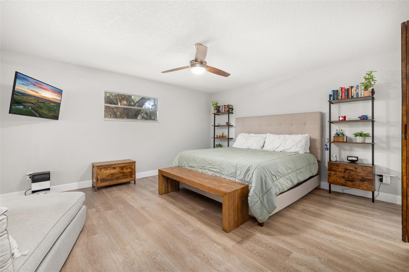 Image 16 of 39 For 255 Hornbeam Drive