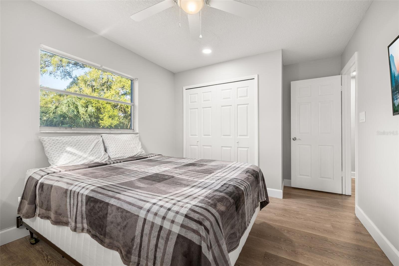 Image 21 of 39 For 255 Hornbeam Drive